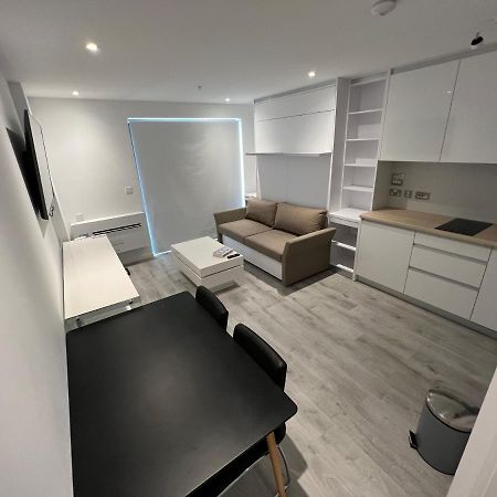 Modern Studio Apartment In Gibraltar - The Hub Exterior foto